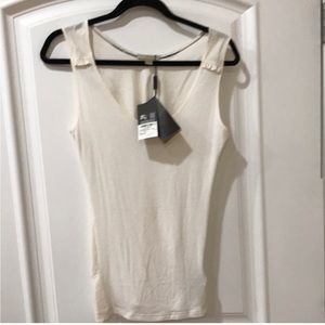 100% Authentic Burberry sleeveless top size M 💐